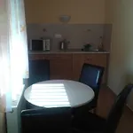 Hatarmenti Vendeghaz Zsira