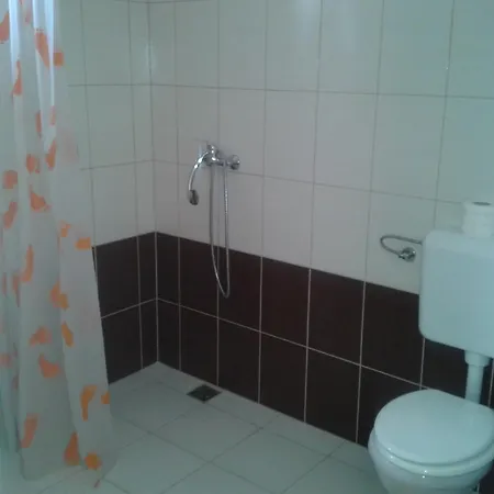 Hatarmenti Vendeghaz