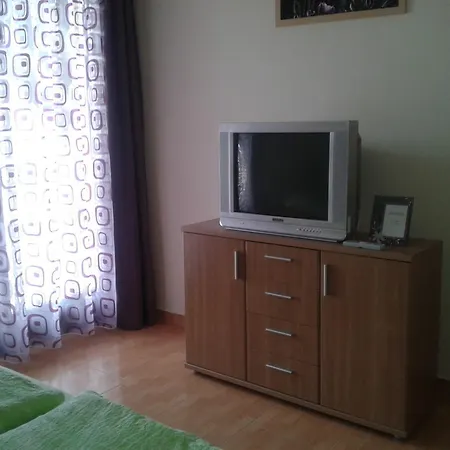 Hatarmenti Vendeghaz