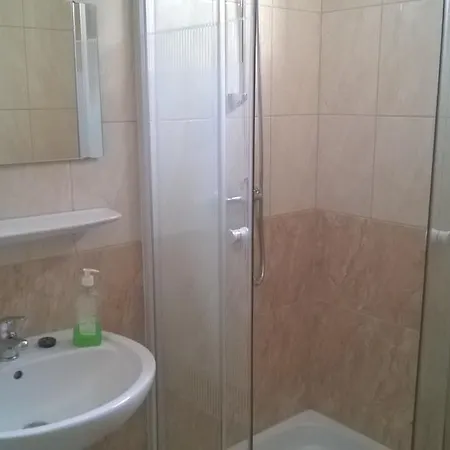 Hatarmenti Vendeghaz Гостевой дом