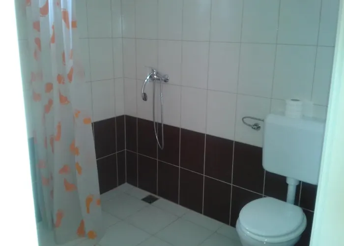 Hatarmenti Vendeghaz