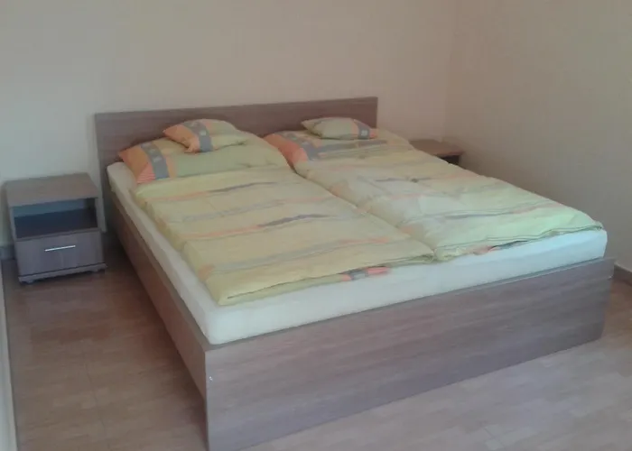 Hatarmenti Vendeghaz